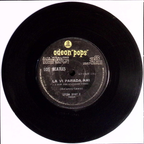 The Beatles - Twist Y Gritos / La Vi Parada Ahi (Argentina)