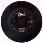 The Beatles - Twist and Shout / Roll Over Beethoven (Japan)